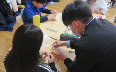 Building motors by hand